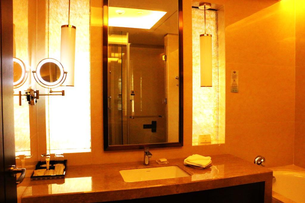 Embassador International Hotel Сиань Экстерьер фото